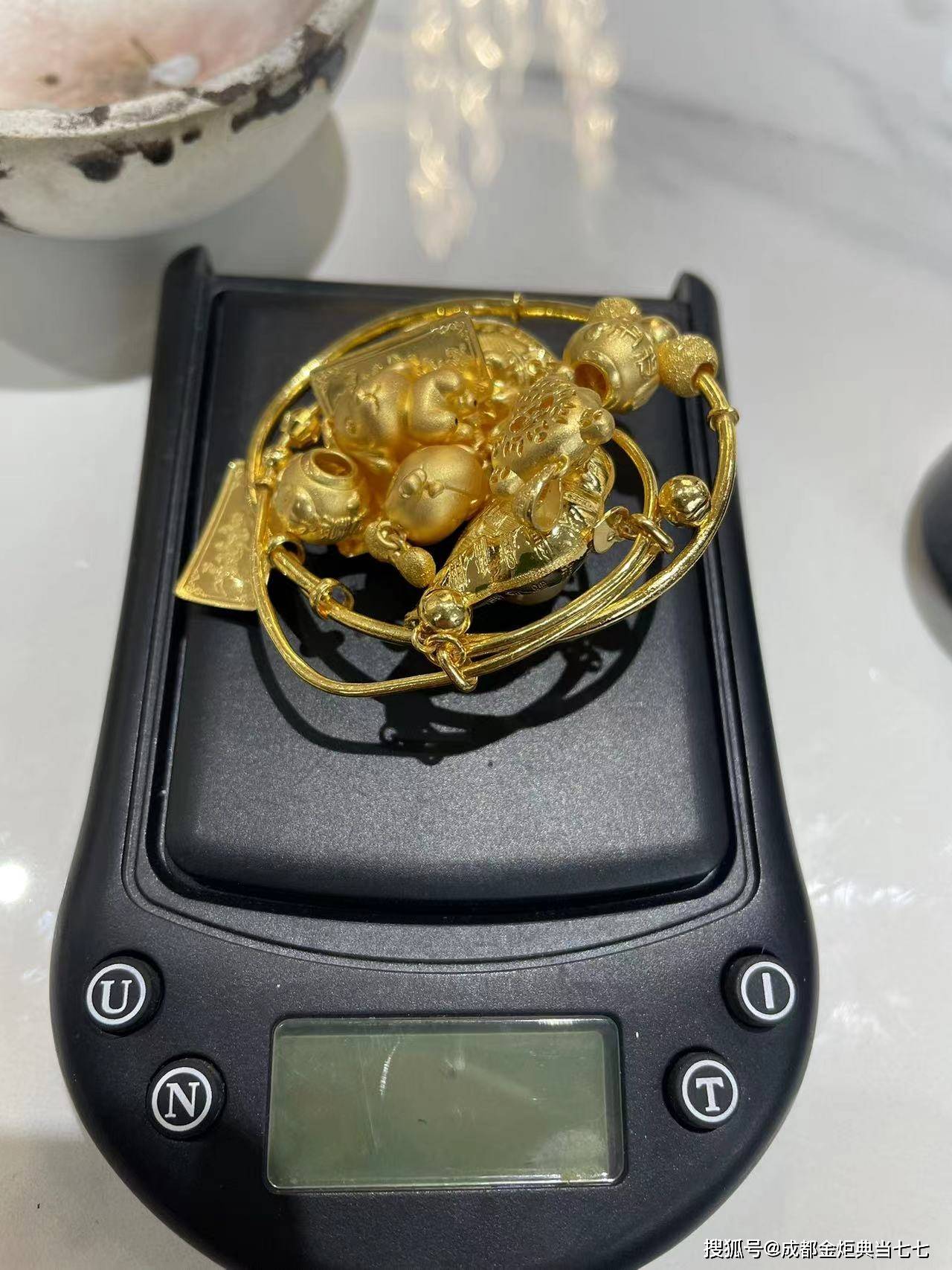 平湖最新24小时上门回收金价方法分析(最方便真实的平湖24小时上门回收黄金方法)